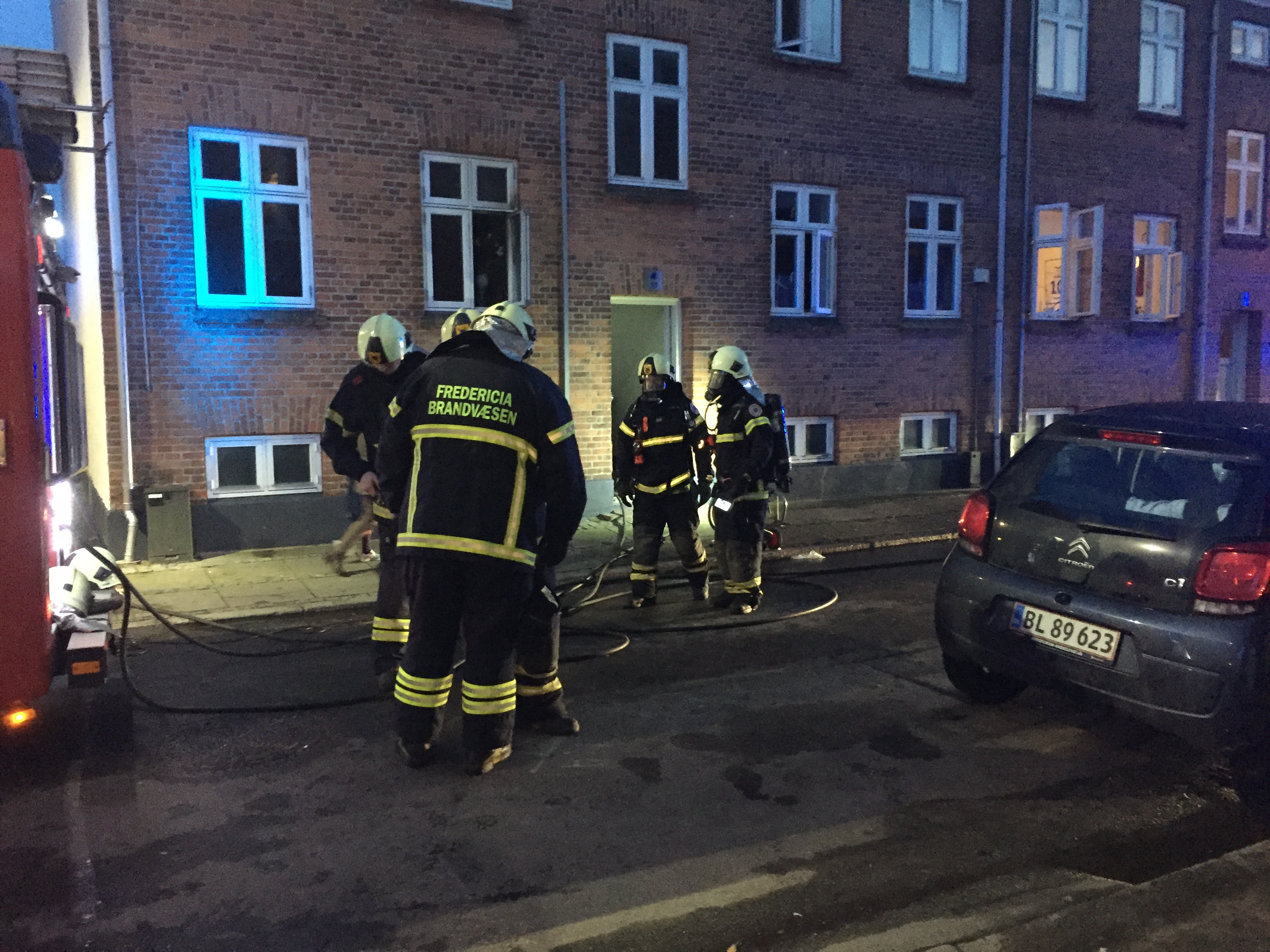 BRAND I LEJLIGHED I BJERGGADE – EN PERSON KØRT TIL TJEK FOR RØGFORGIFTNING