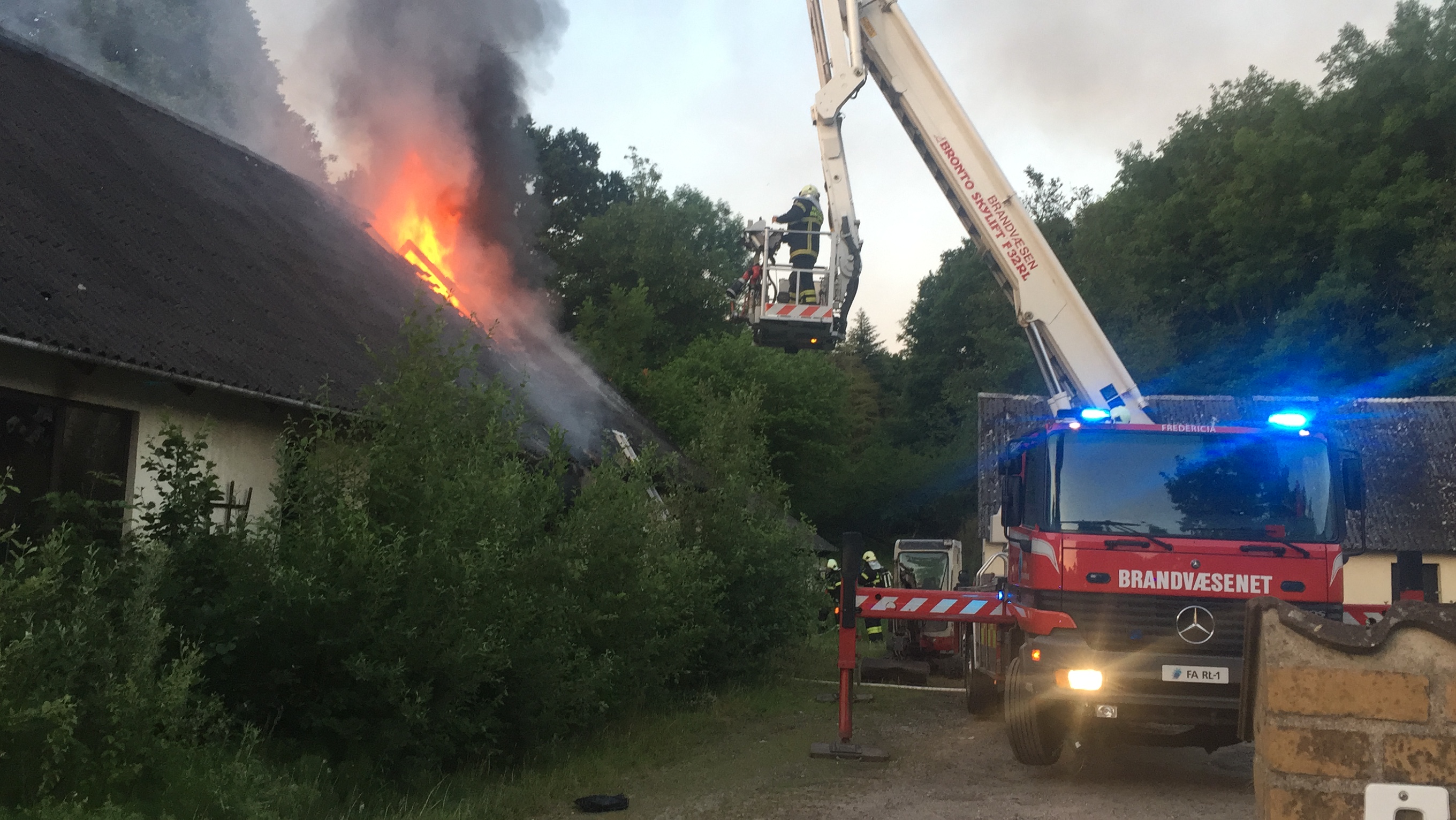 SE VIDEO : BRAND PÅ MØLLESKOVVEJ I NAT – STUEHUS RASERET
