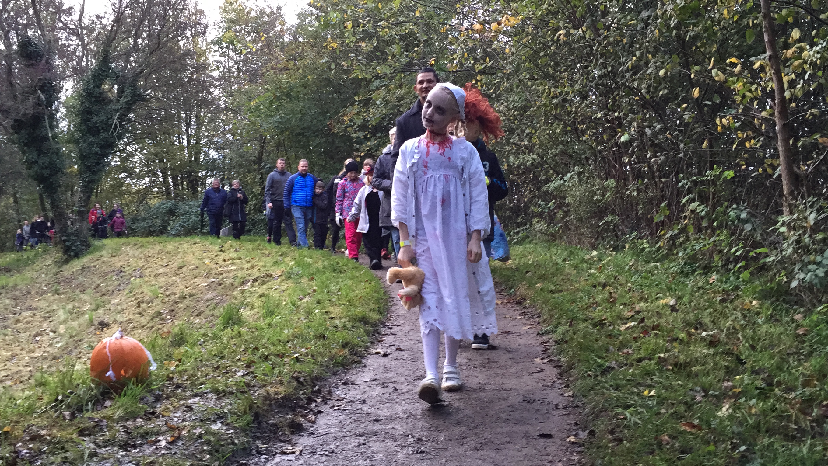 SE VIDEO : HALLOWEEN STÅR FOR DØREN – 27. OKTOBER ER DER GYS PÅ VOLDEN