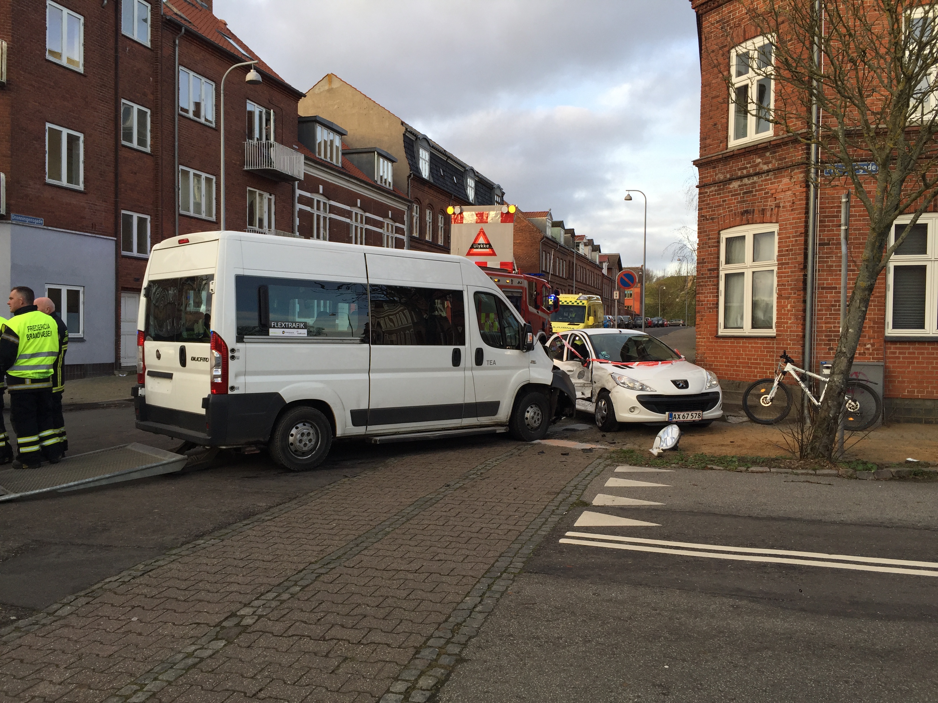 FÆRDSELSUHELD I KRYDSET DRONNINGENSGADE – PRINSENSGADE