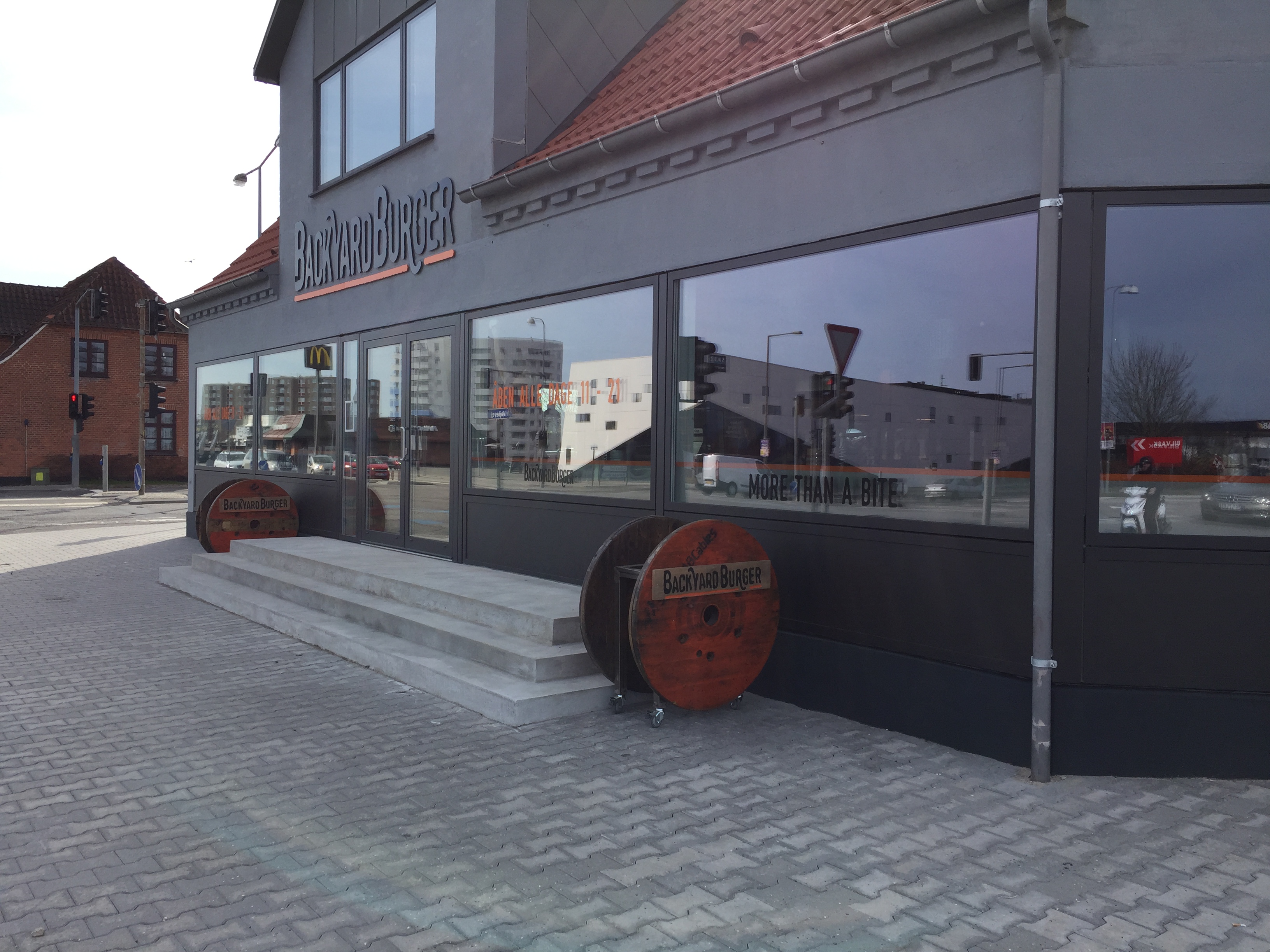 BACKYARD BURGER ER ÅBNET PÅ VEJLEVEJ