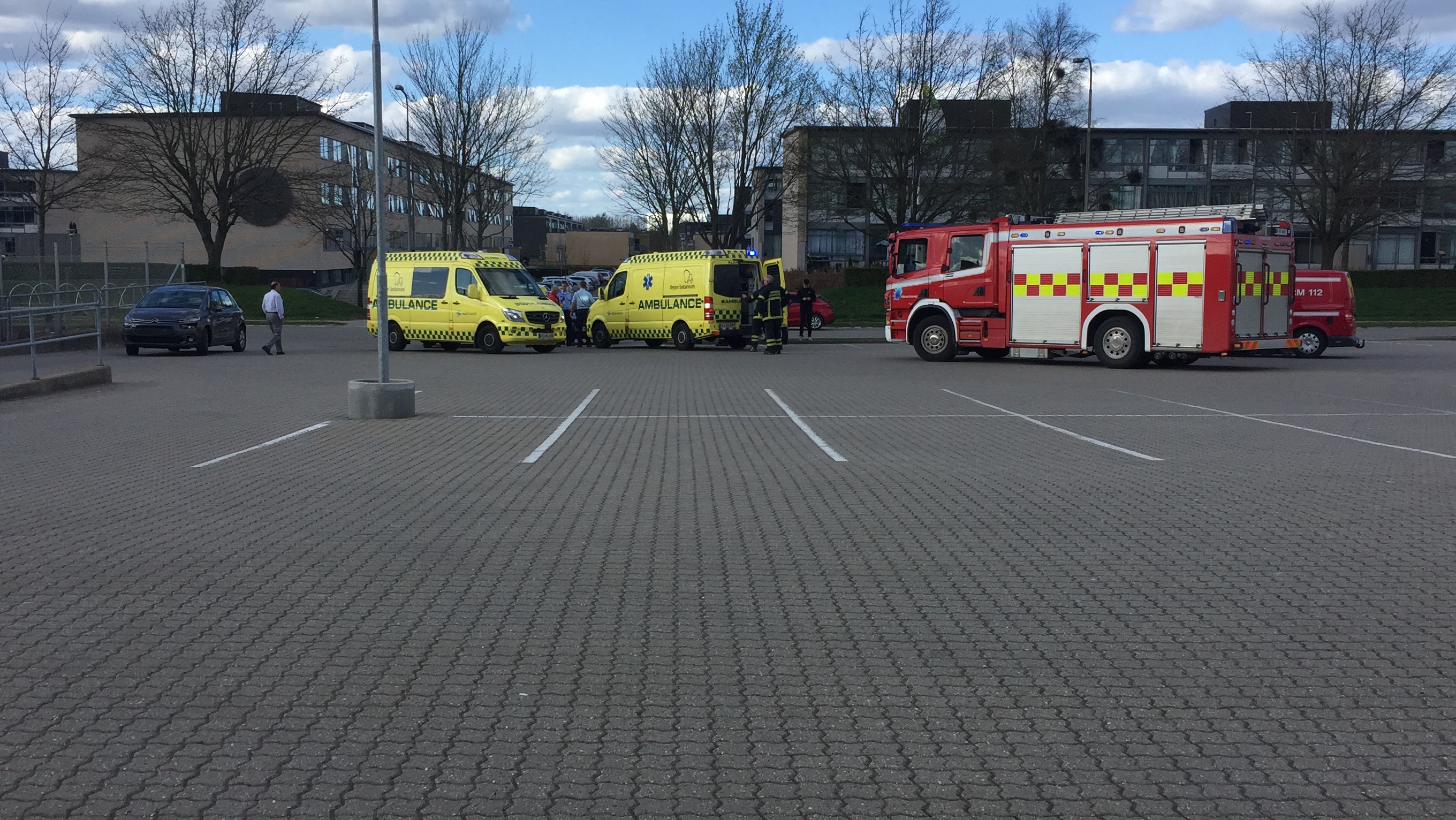 TO PERSONER KØRT TIL TJEK PÅ SKADESMODTAGELSEN EFTER TRAFIKULYKKE