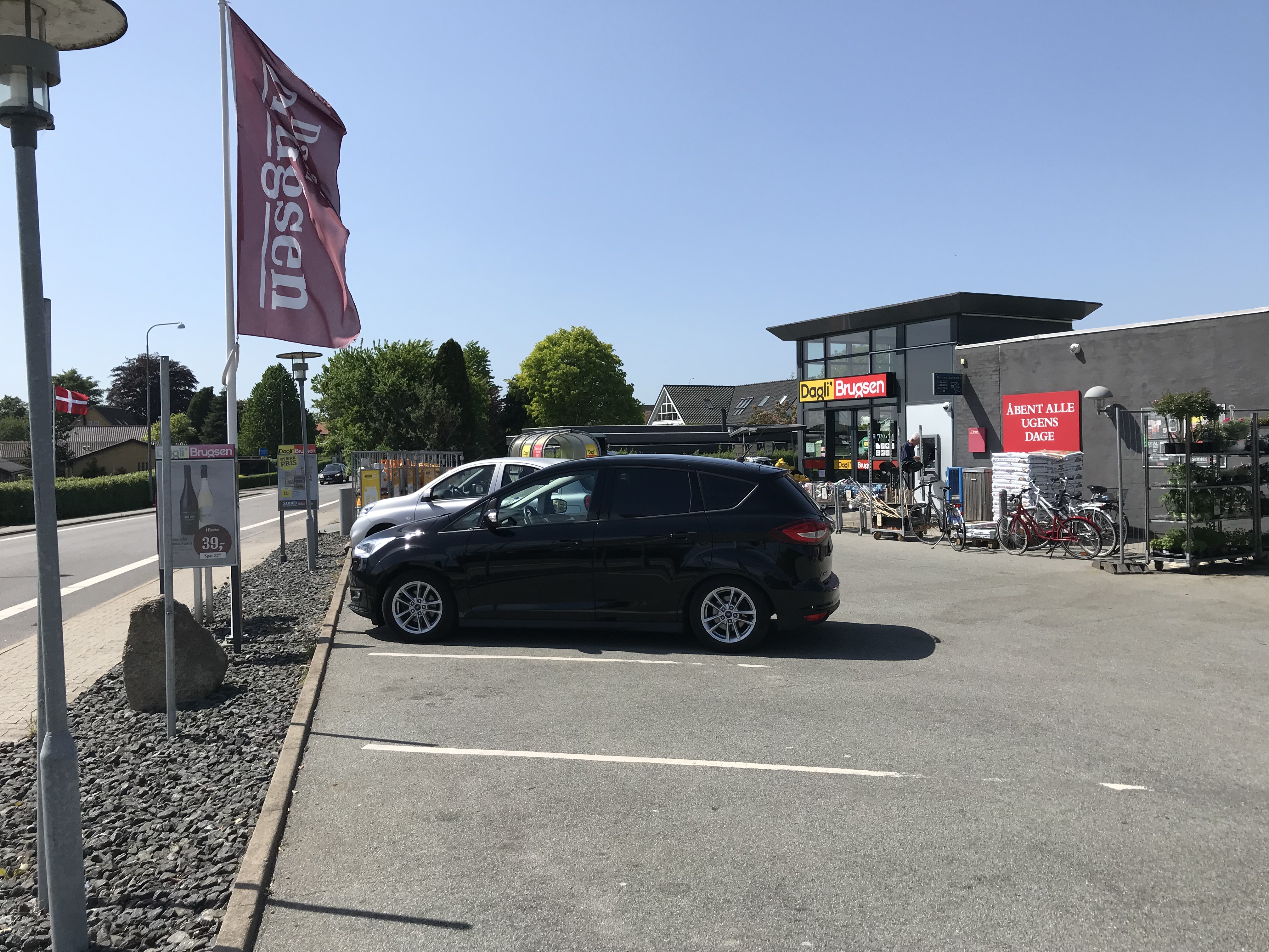 TAULOV MISTER DAGLI´ BRUGSEN – COOP LUKKER 16 BUTIKKER I HELE LANDET