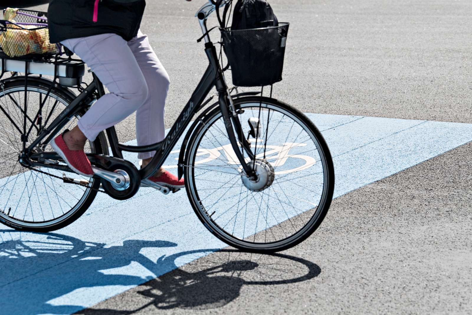 TEST EN ELCYKEL HITTER – BORGERE LADER GERNE BILEN STÅ