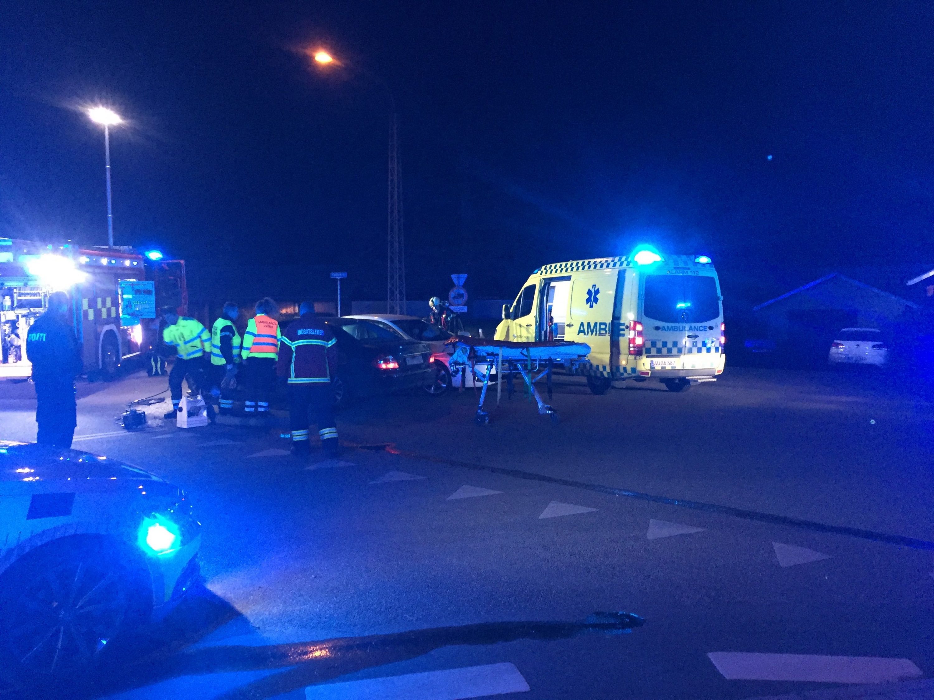 FÆRDSELSUHELD I FREDERICIA : TRE PERSONER KØRT TIL SKADEMODTAGELSEN I KOLDING