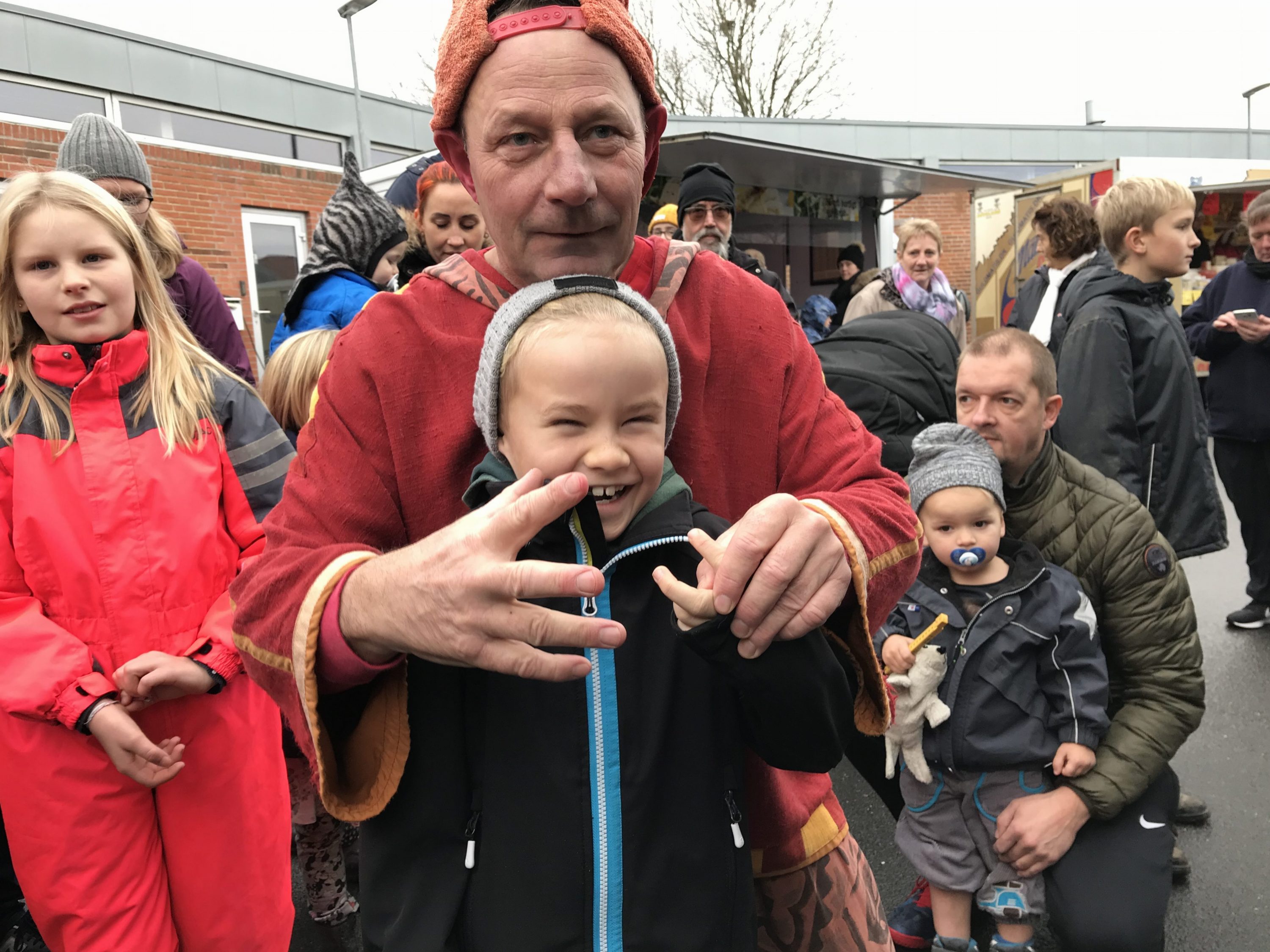SE VIDEO : DEN FRÆKKE NISSE PYRUS ROCKEDE VED JUL I BØRKOP