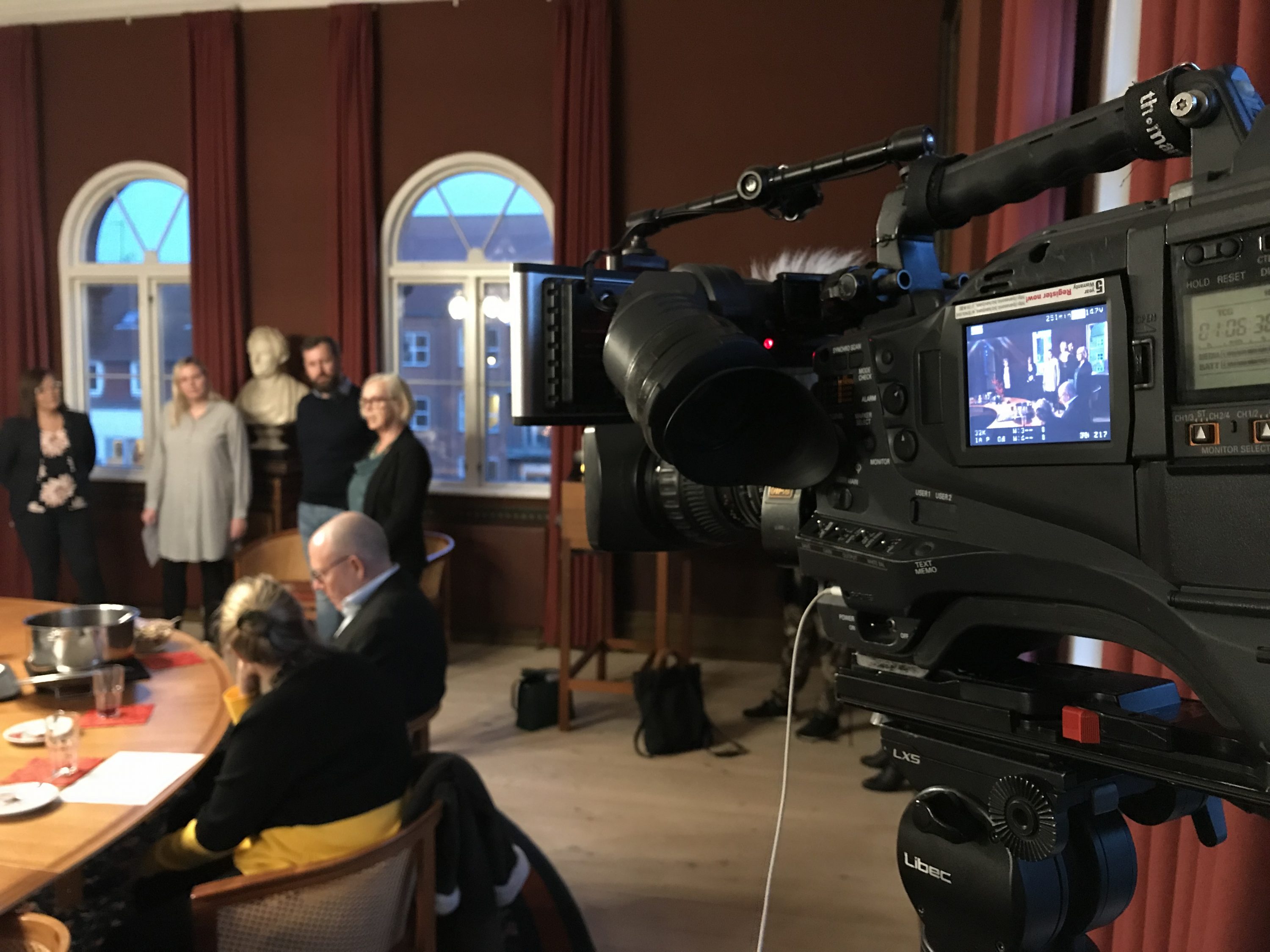 SE VIDEO : TIDLIGE JULEGAVER TIL FRIVILLIGT SOCIALT ARBEJDE
