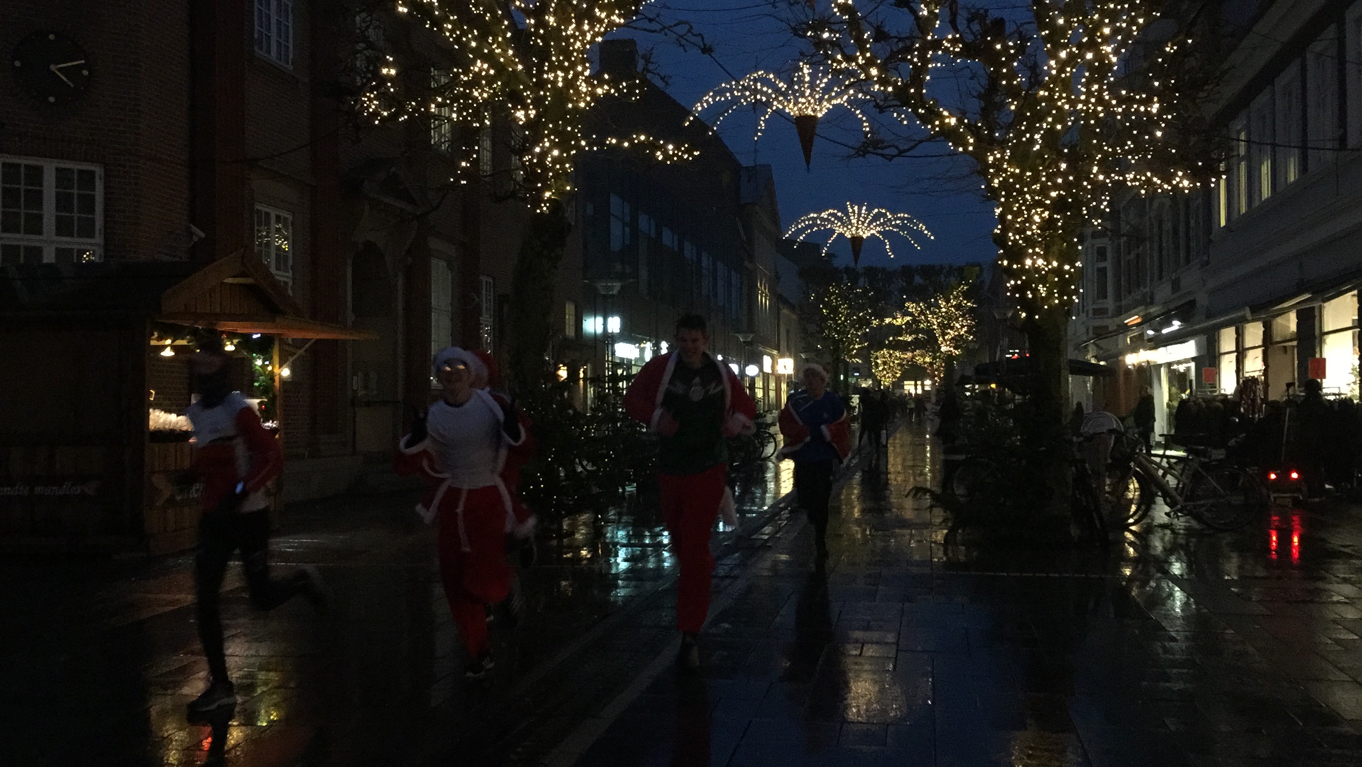 SE VIDEO : SANTA RUN I FREDERICIA MIDTBY