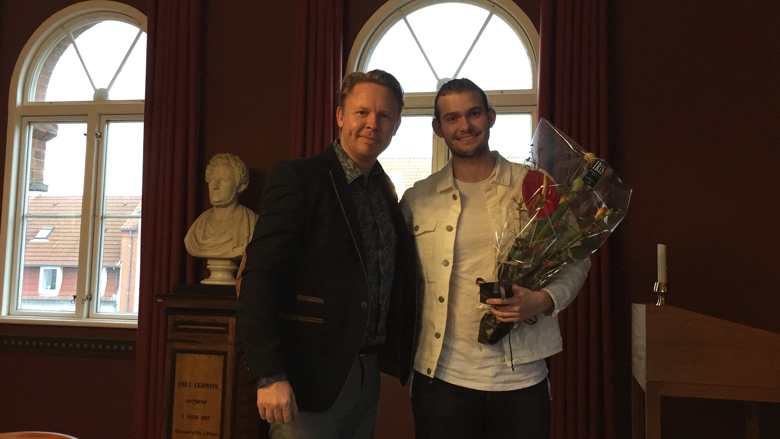 SE VIDEO : VM GULD – TI TRIN NED-KOK HYLDET