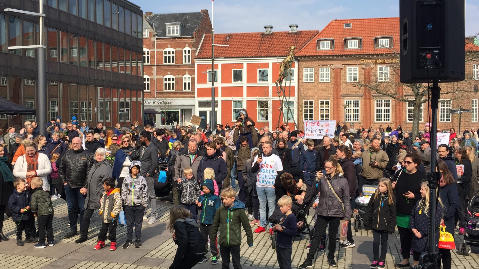 DEMONSTRATION FOR BEDRE VILKÅR I INSTITUTIONERNE