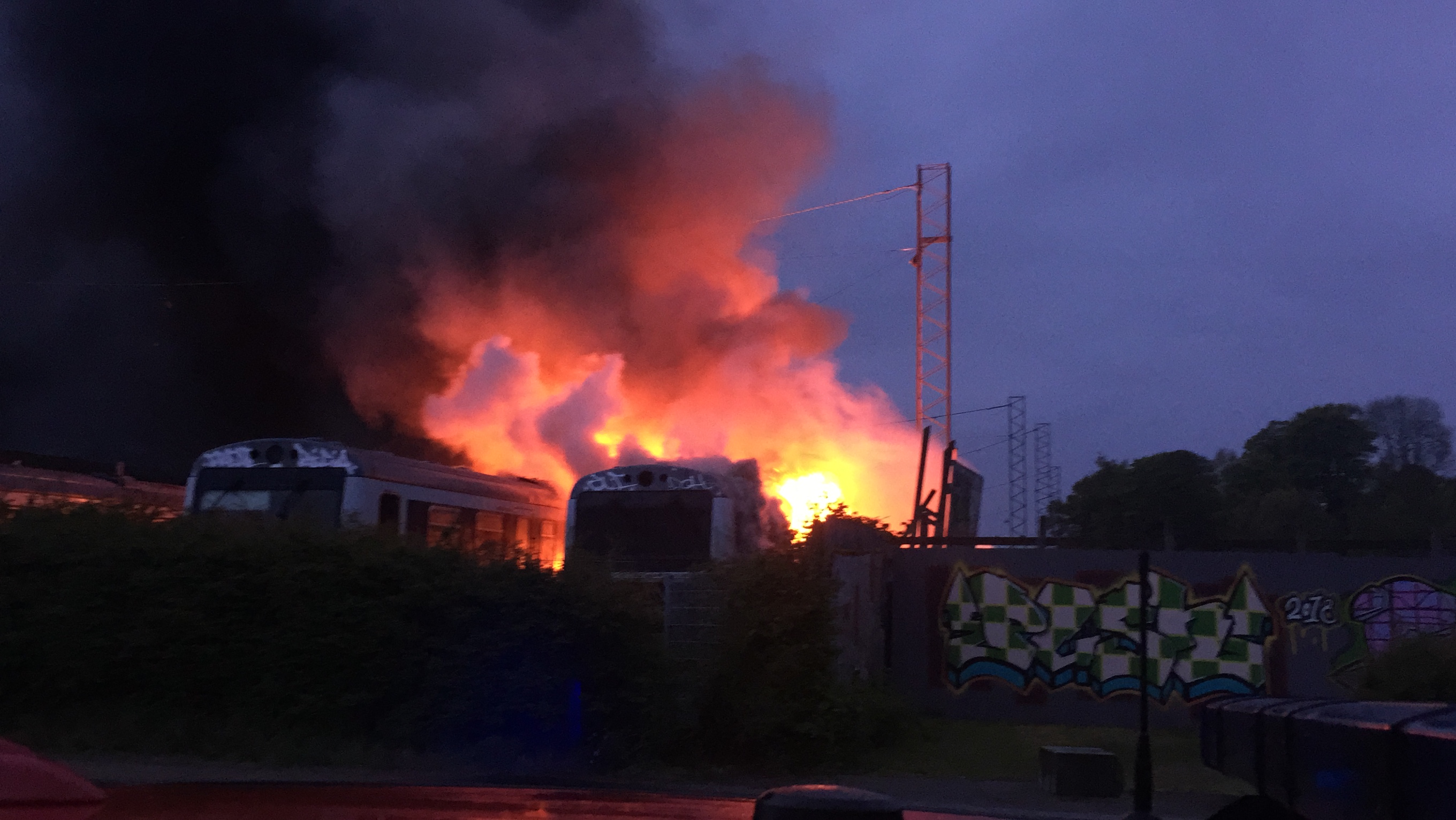 27-ÅRIG ANHOLDT : ERKENDER OMFATTENDE TOGBRAND