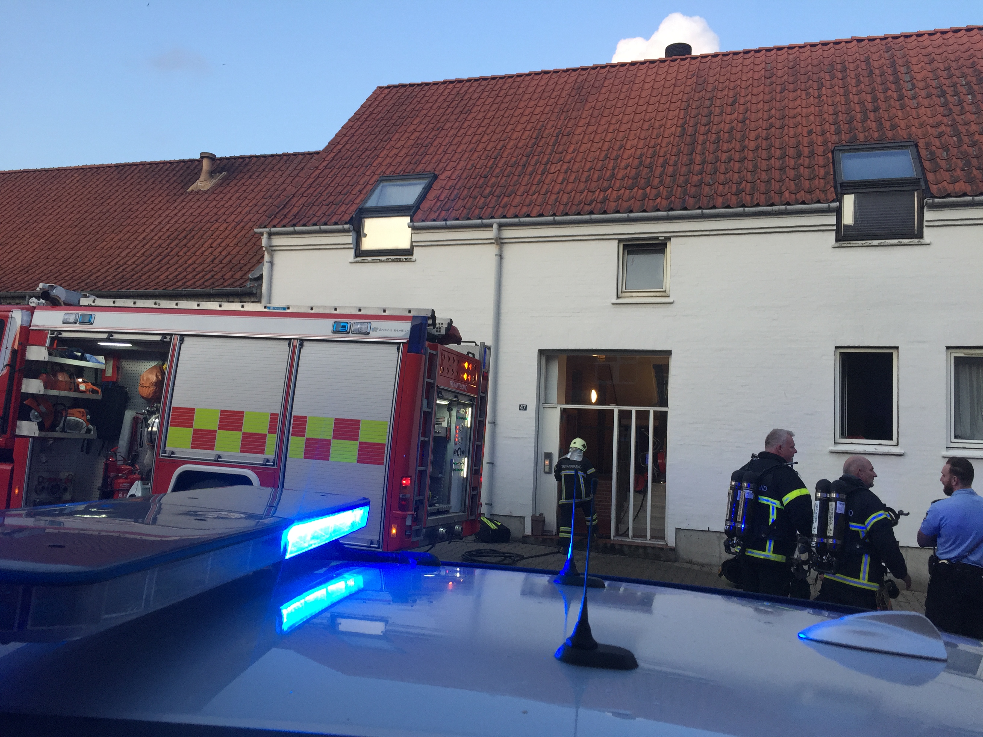 SE VIDEO : Brandbiler i Købmagergade – Røg væltede ud fra vindue i stuelejlighed