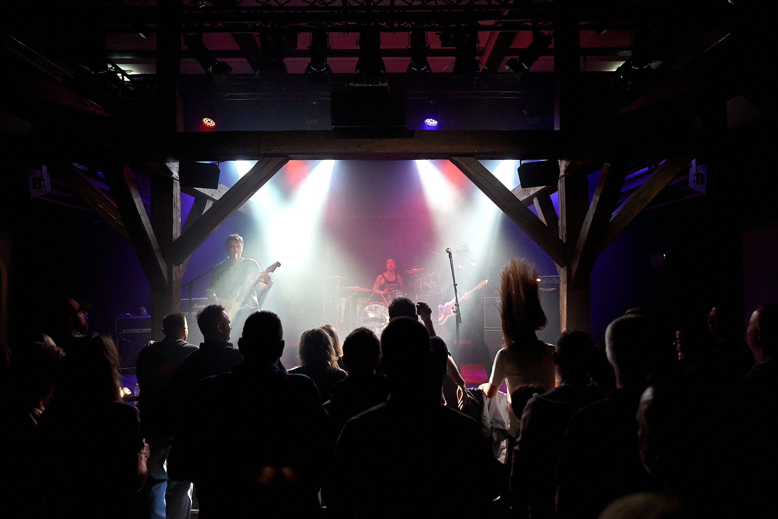 SE GALLERI : LITTLEFISH GAV KONCERT I TØJHUSET