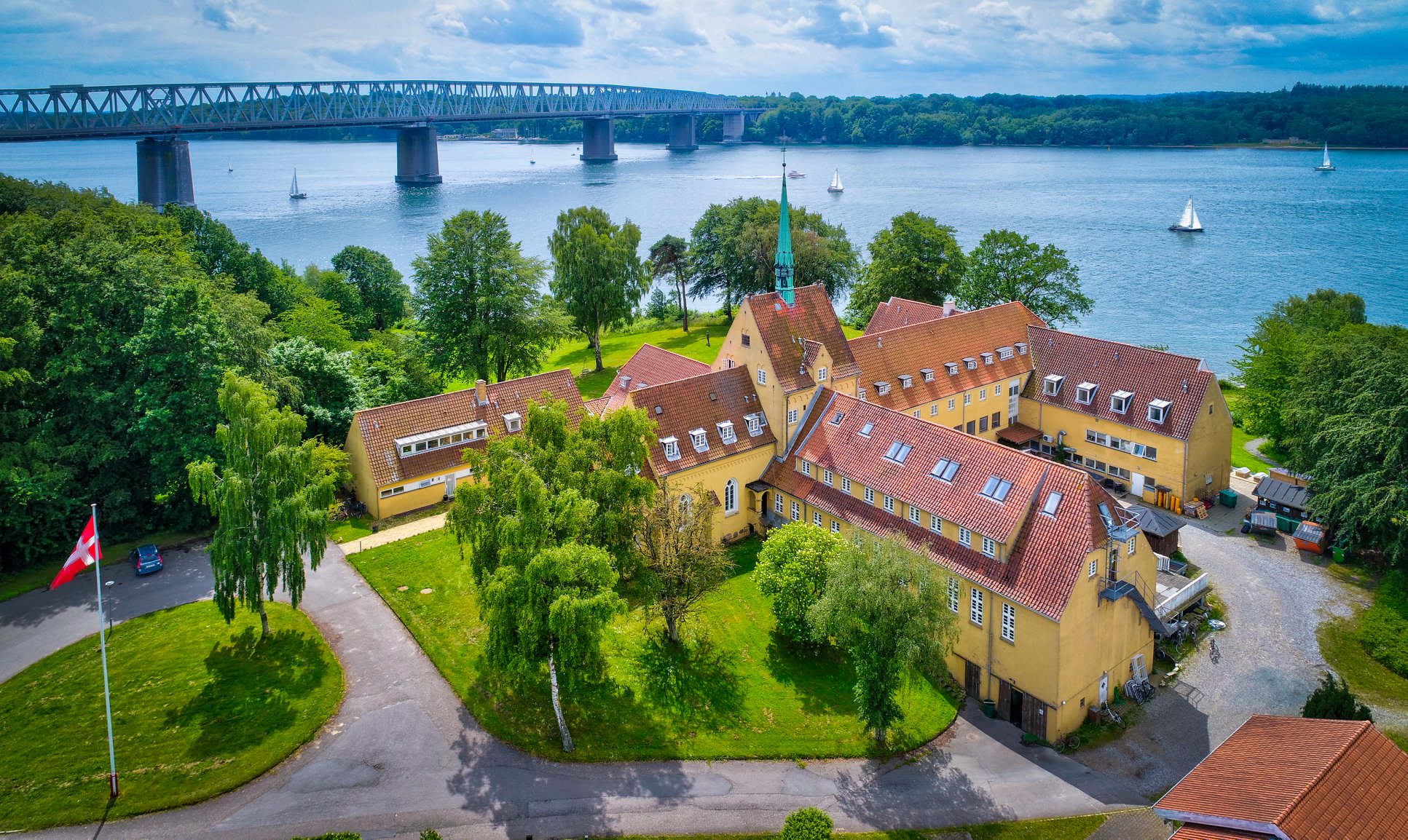 Kom til fællesspisning og -sang