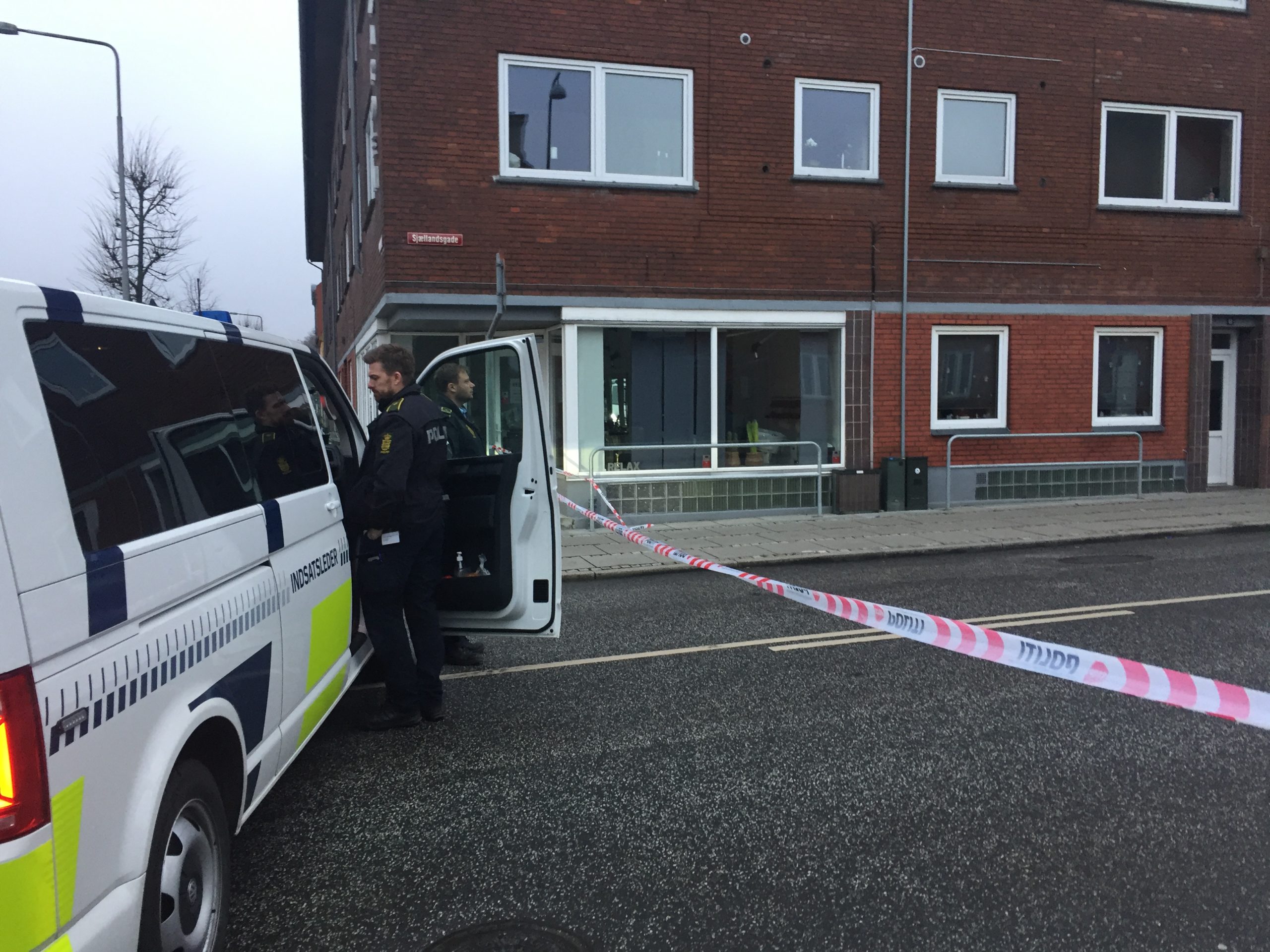 Politiaktion i Sjællandsgade/Dronningensgade – Politiet undersøger gerningssted