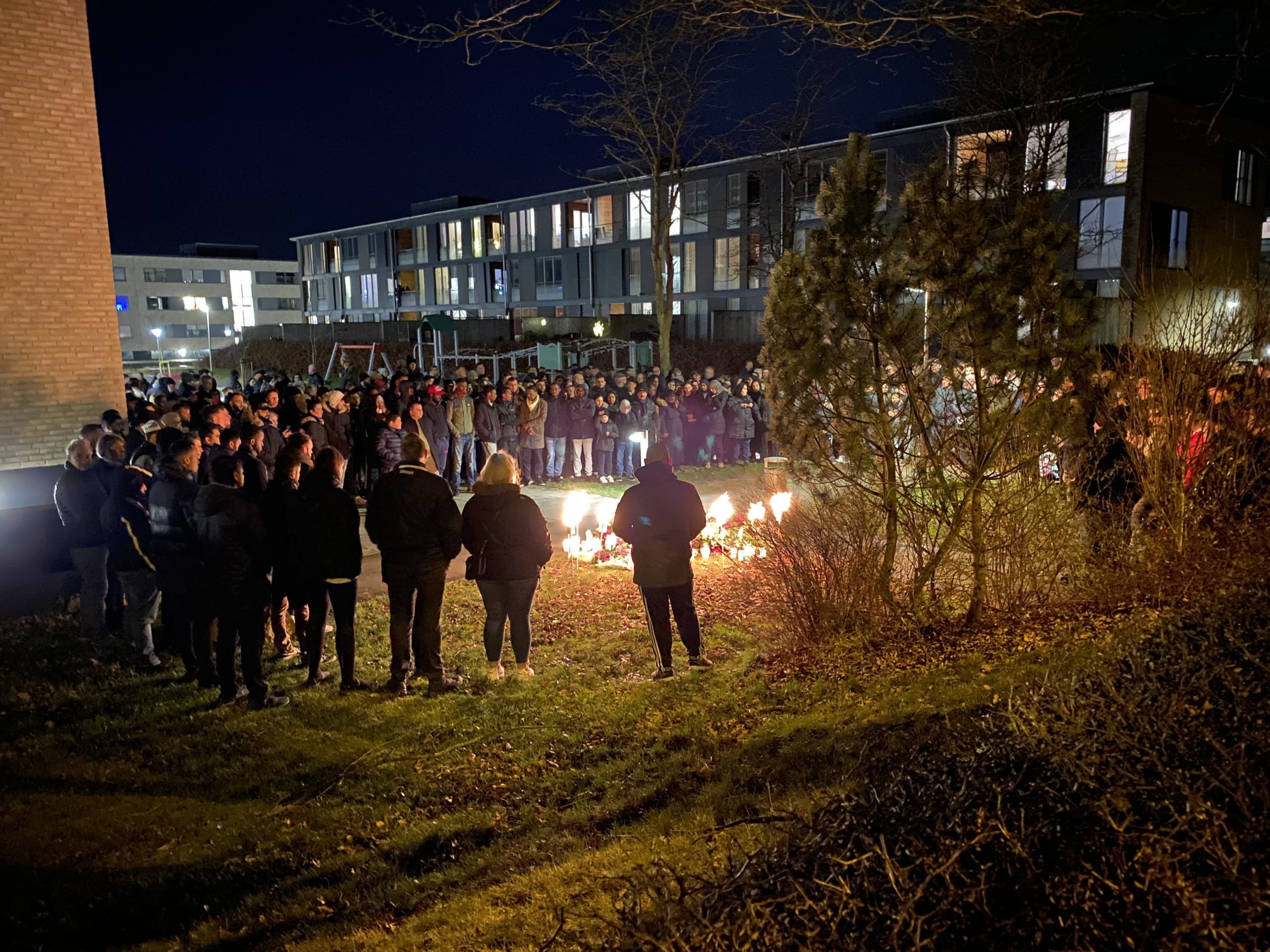 Mindesamvær i Korskærparken – Op mod 300 mennesker deltog