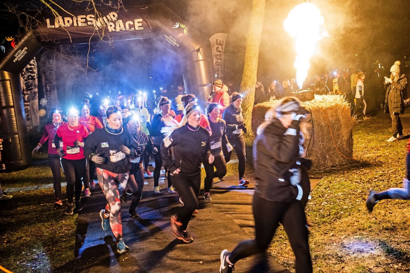 Ladies Mud Race ‐ Dark Edition