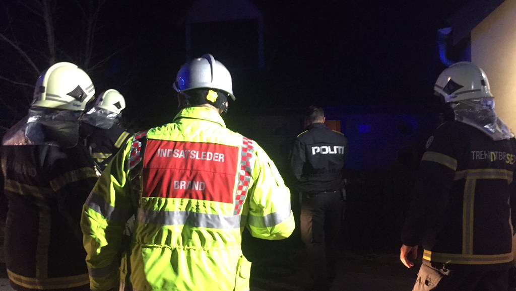 Se video: Brandvæsen kaldt til ild i villa på Krügers vej