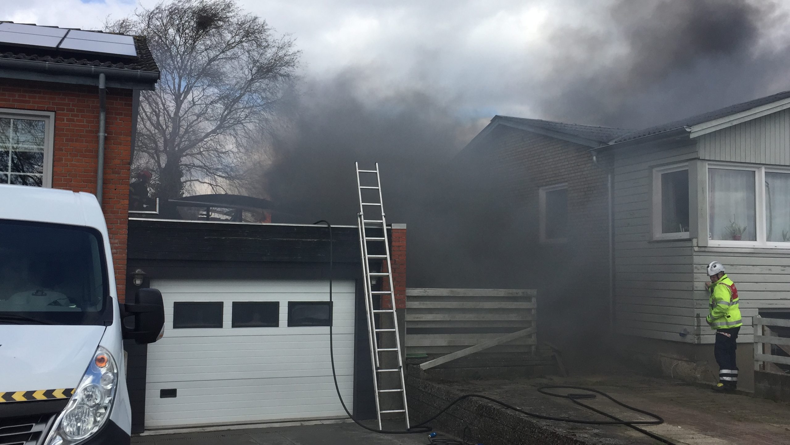 Brand i bygning på Tiufkærvej