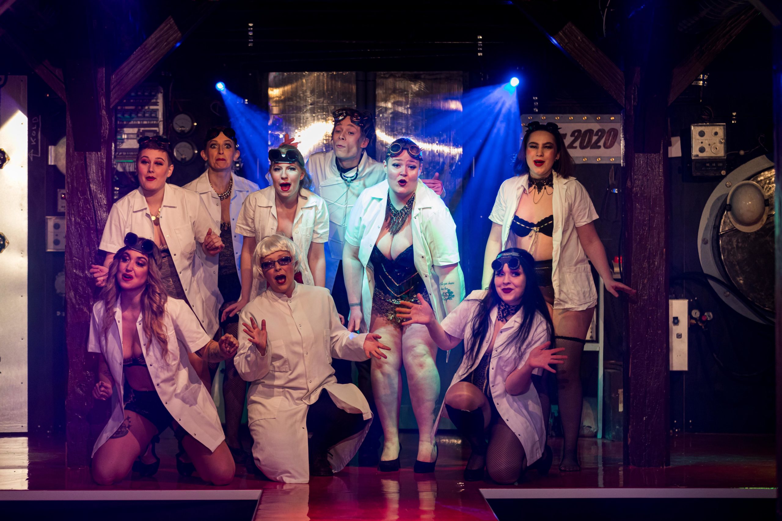 Burlesque vender tilbage til september
