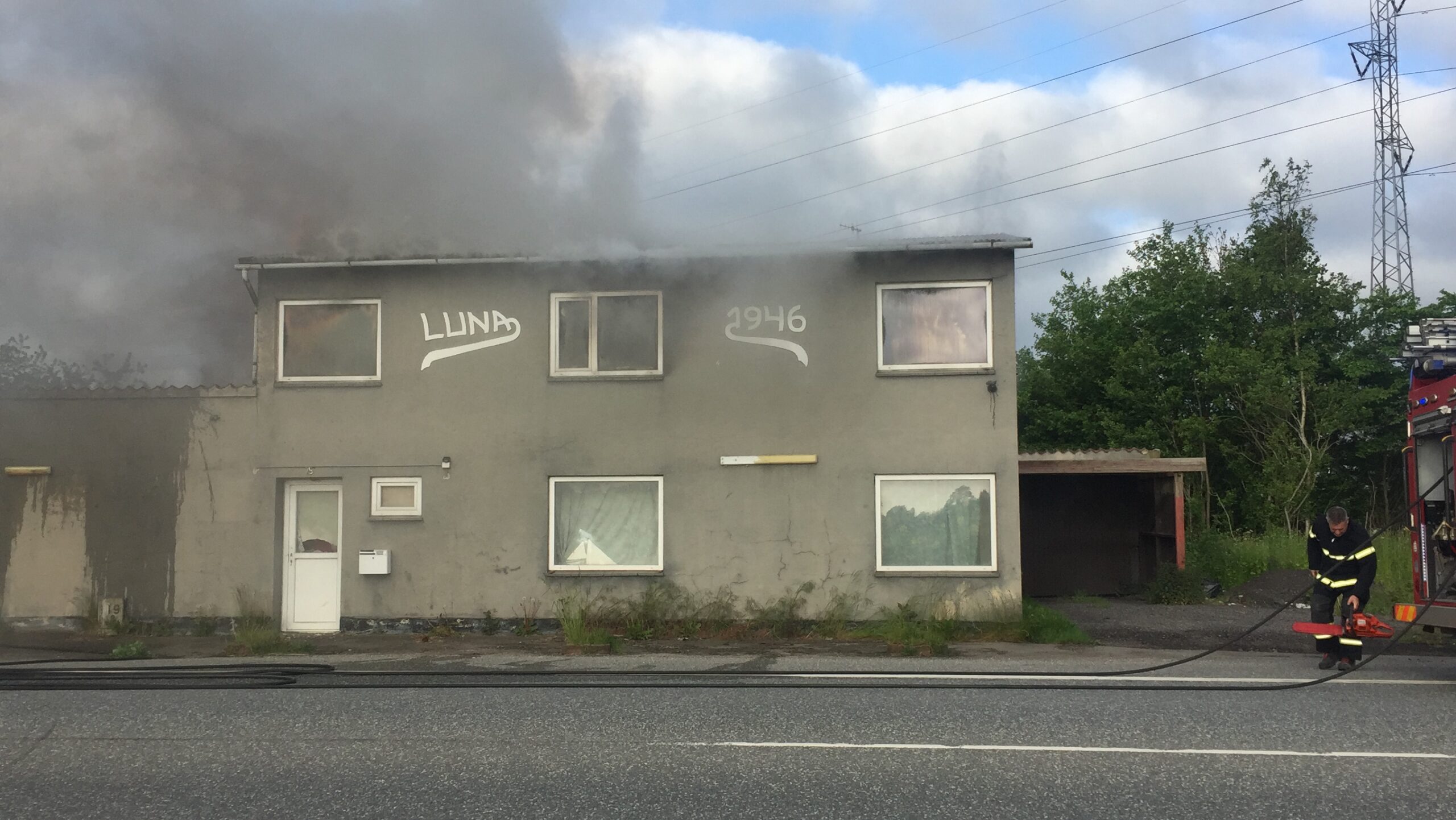 SE VIDEO : Brand i villa på Vejle Landevej