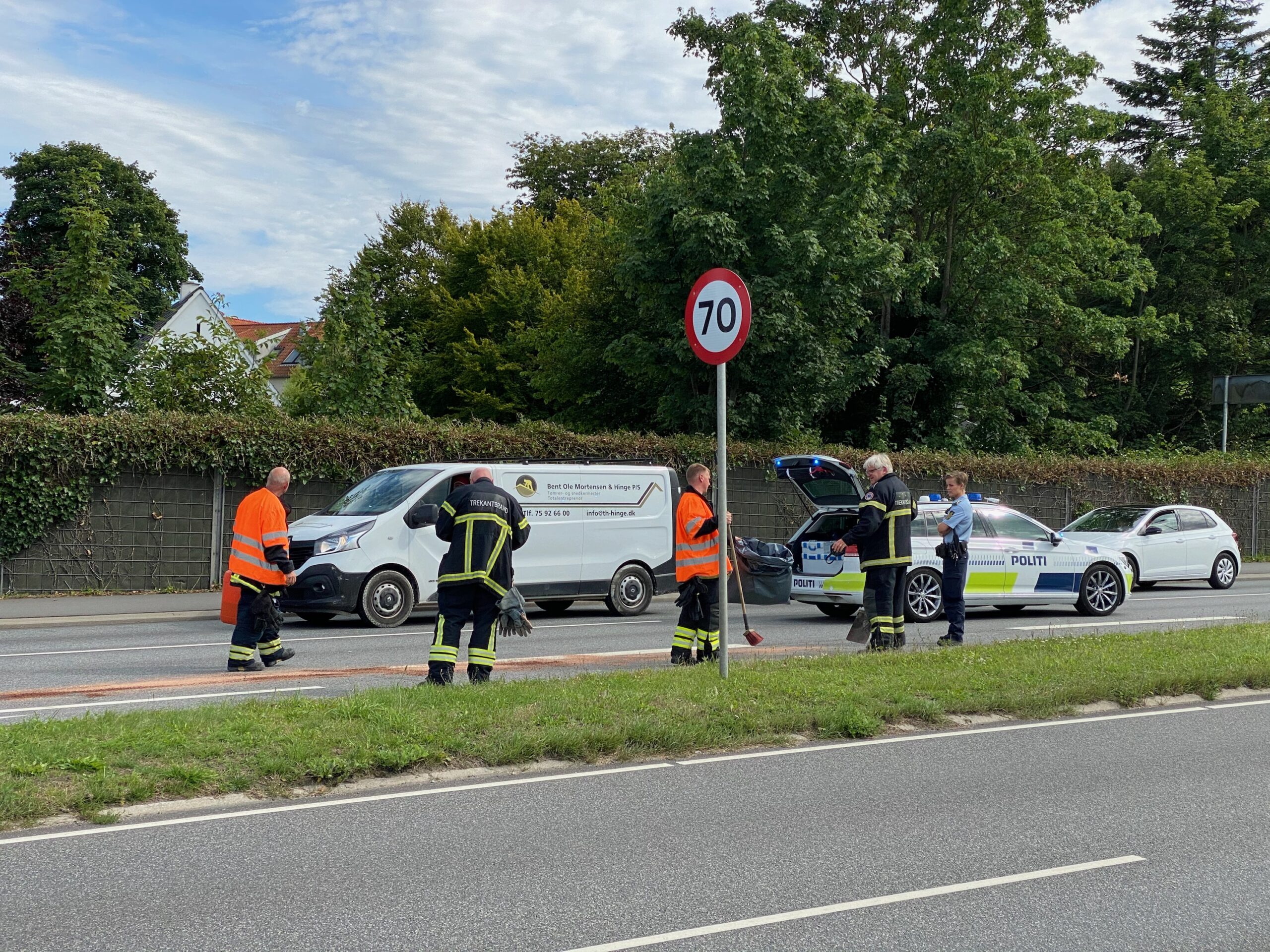 Oprydning efter færdselsuheld på Strandvejen