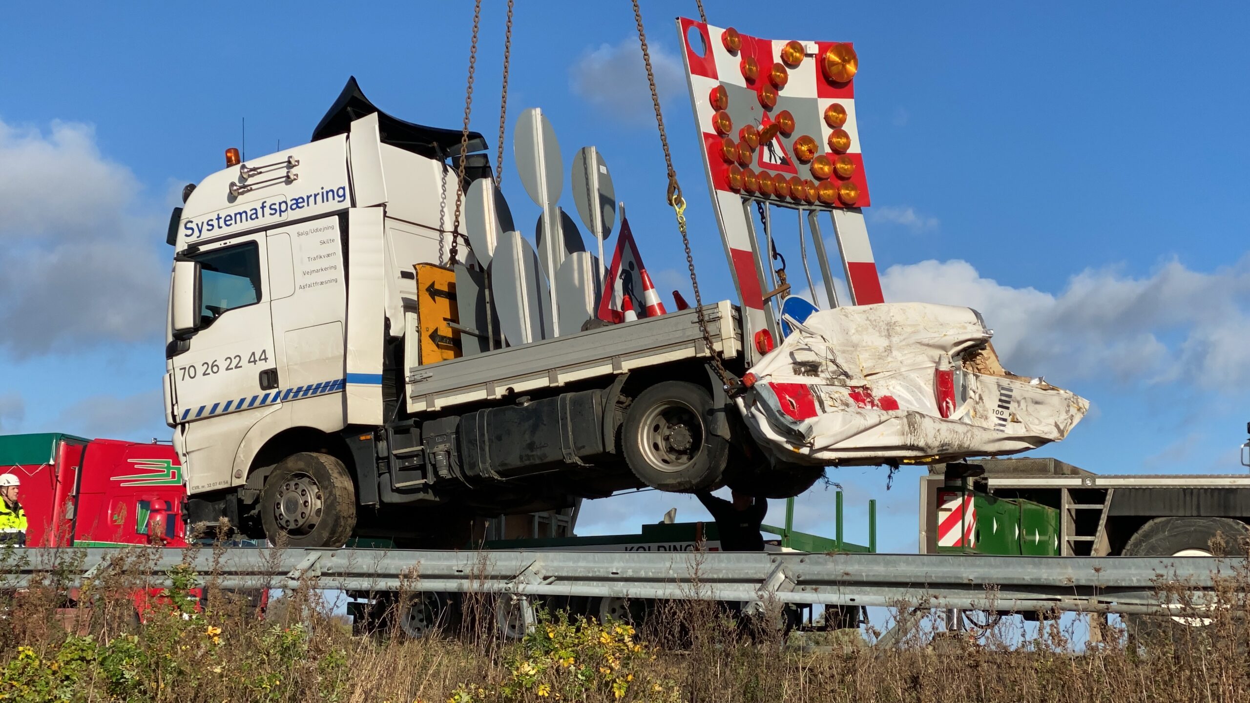 Kran er ankommet til uheld på motorvejen