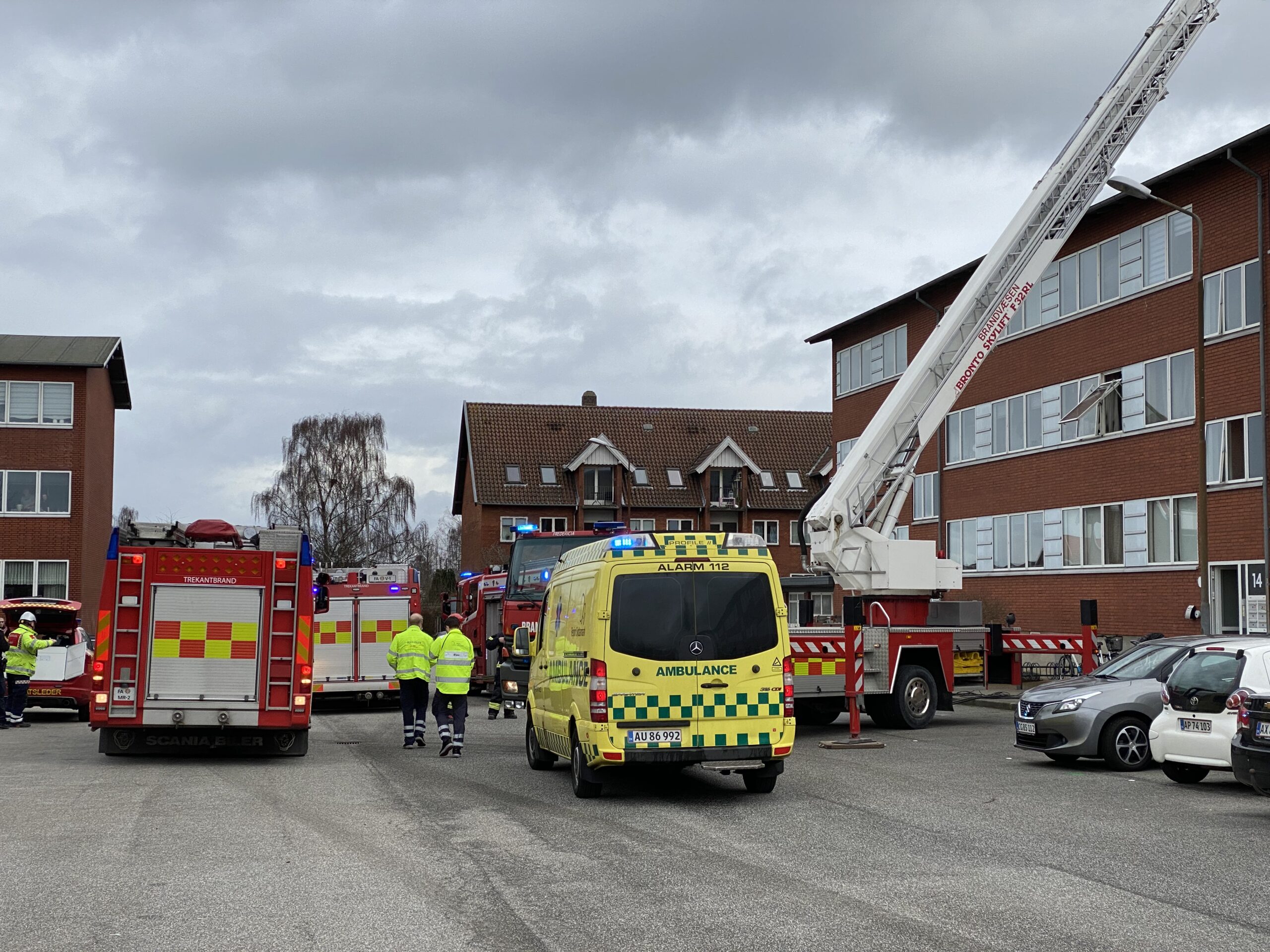Brand i etageejendom på Midgårdsvej 14
